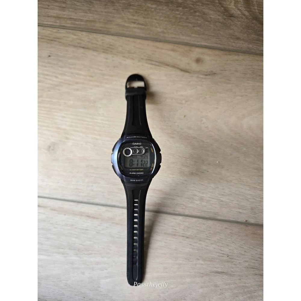 Vtg Casio Watch Men Digital Illuminator Alarm Chrono WR50M 10 Year Battery Black